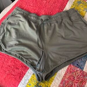 NY Laundry shorts size XL
